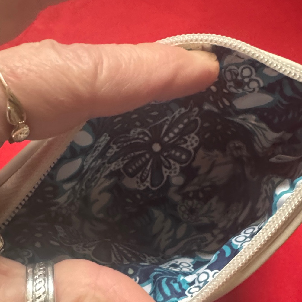 Nine West Cream Perforated Wristlet MISSING STRAP But still in great condition - Picture 7 of 7